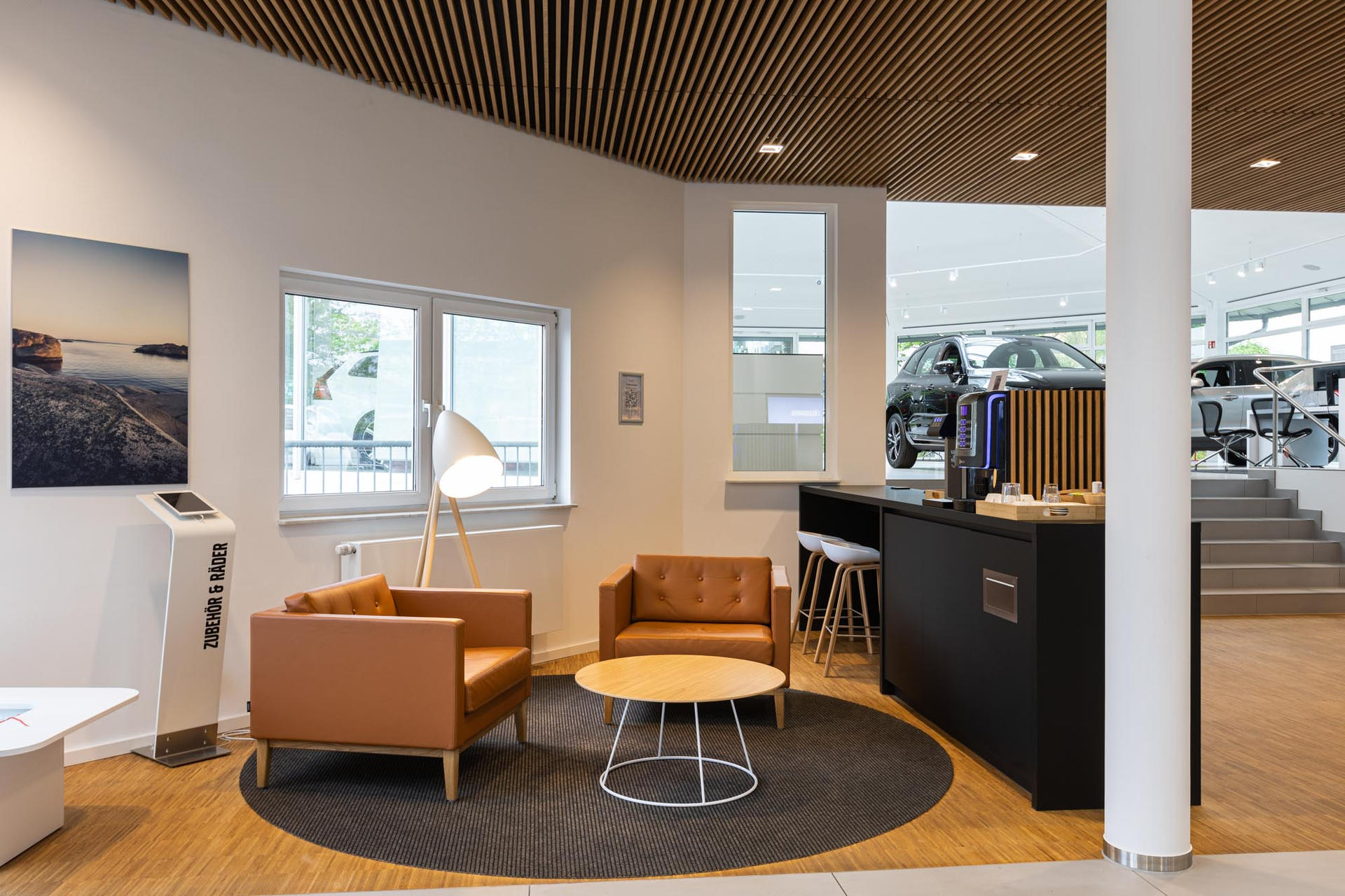 AUTOHAUS-HAESE-SHOWROOM-VOLVO - Bild 6