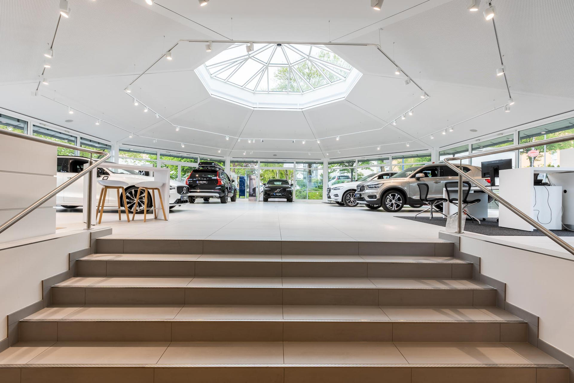 AUTOHAUS-HAESE-SHOWROOM-VOLVO - Bild 8