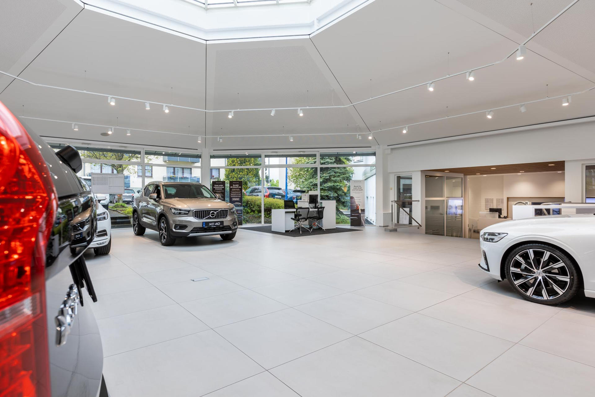 AUTOHAUS-HAESE-SHOWROOM-VOLVO - Bild 9