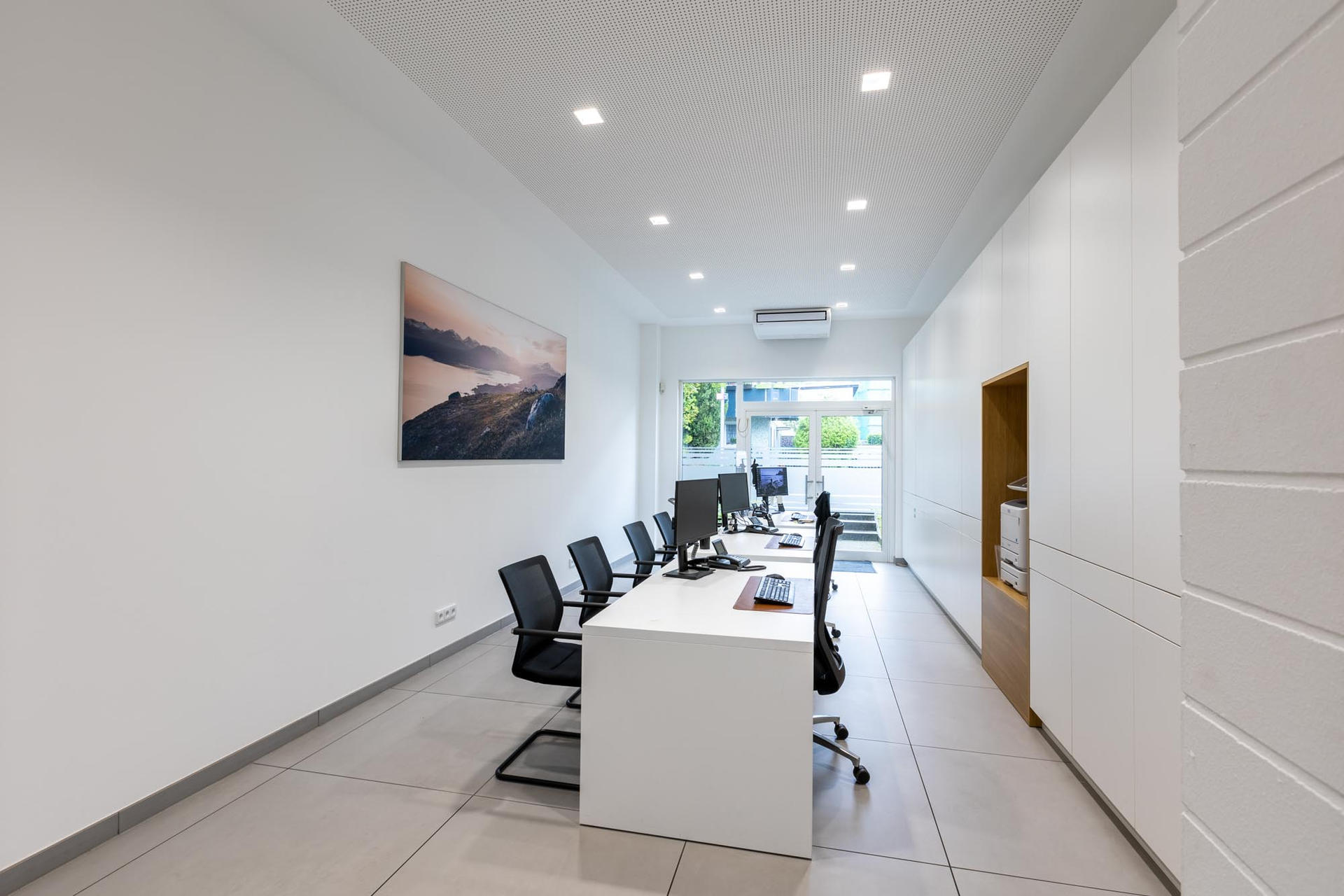 AUTOHAUS-HAESE-SHOWROOM-VOLVO - Bild 10